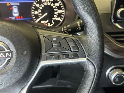 Used 2024 Nissan Altima 2.5 SV FWD image 23
