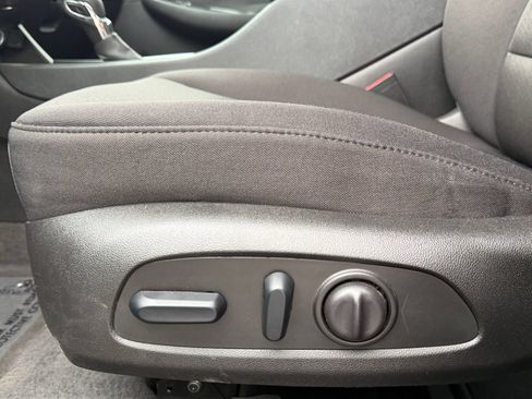 Used 2024 Chevrolet Malibu LT FWD image 23