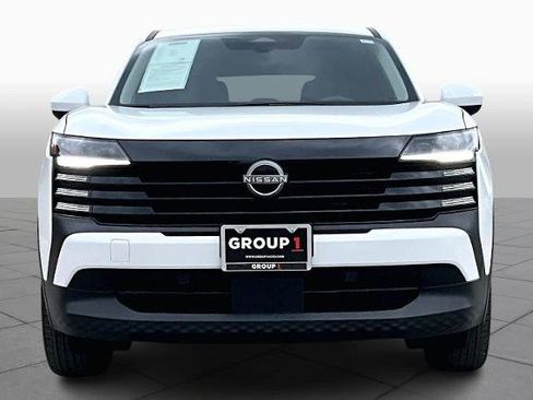 Certified 2025 Nissan Kicks SV image 4