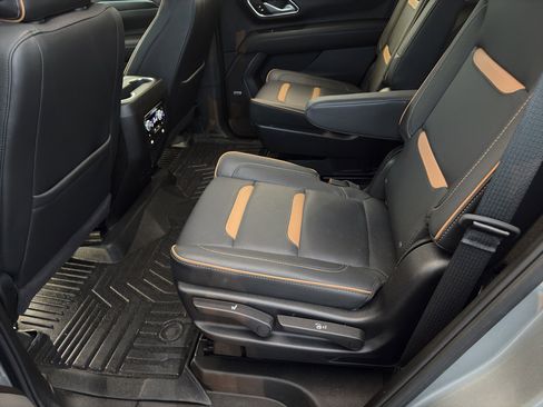 Used 2024 GMC Yukon AT4 w/ Technology Package image 3