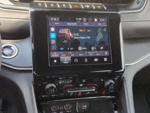 Used 2025 Jeep Grand Cherokee Laredo X w/ Luxury Tech Group I AWD/4WD image 20