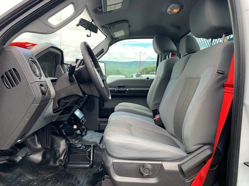 Used 2014 Ford F550 4x4 Regular Cab Super Duty image 10