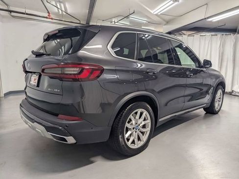 Used 2022 BMW X5 xDrive45e w/ Executive Package AWD/4WD image 3
