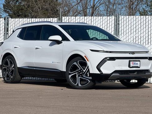 New 2026 Chevrolet Equinox EV LT image 2