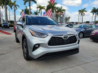 Used 2024 Toyota Highlander LE video 2