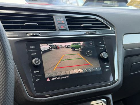 Certified 2024 Volkswagen Tiguan SE R-Line image 31