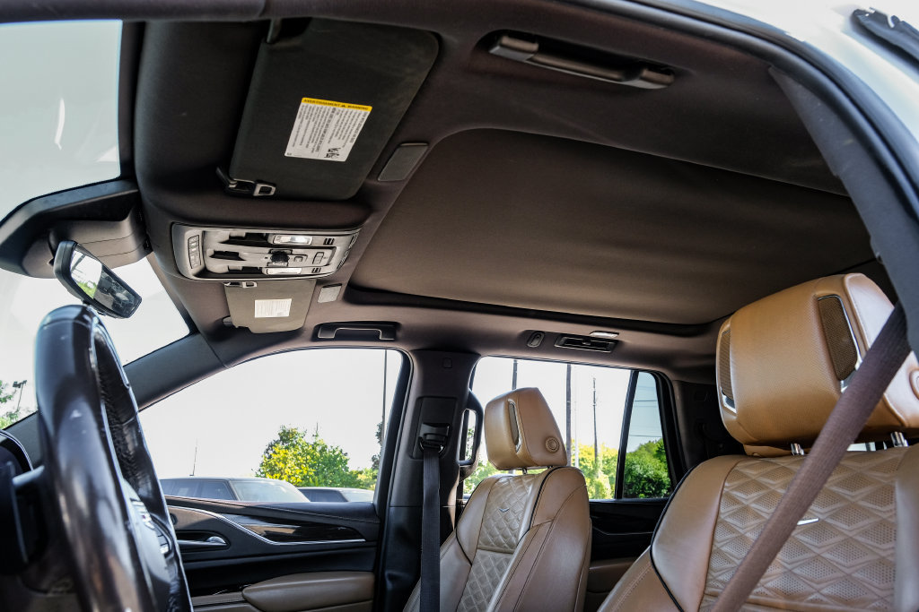 Used 2022 Cadillac Escalade Premium Luxury AWD/4WD image 18