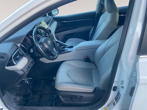 Used 2024 Toyota Camry SE w/ Convenience Package image 6
