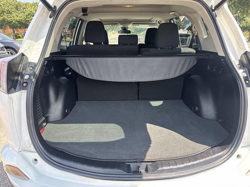 Used 2017 Toyota RAV4 XLE FWD image 9