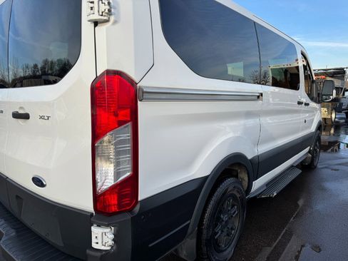 Used 2015 Ford Transit 150 XLT image 11