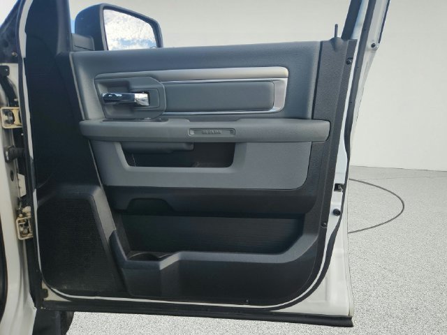 Used 2019 RAM 1500 Classic SLT AWD/4WD image 21