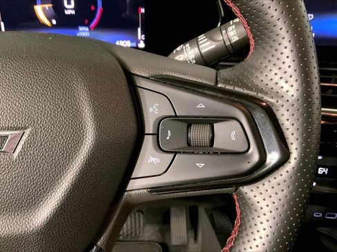 Used 2026 Chevrolet Trax RS w/ Sunroof Package FWD image 19