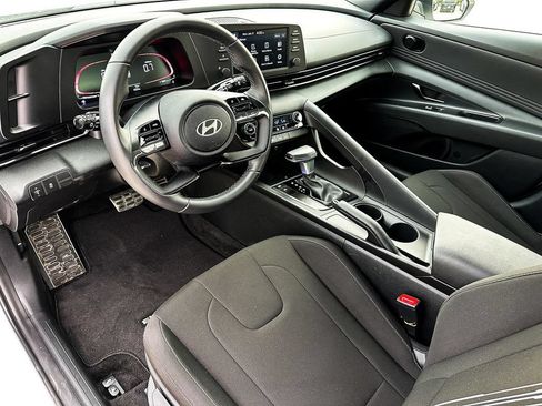 Used 2025 Hyundai Elantra Sport w/ Cargo Package FWD image 16