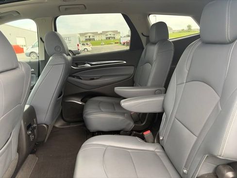 Used 2020 Buick Enclave Essence AWD/4WD image 9