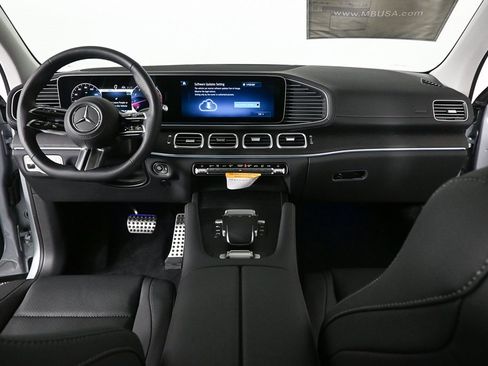 New 2026 Mercedes-Benz GLS 450 4MATIC image 17