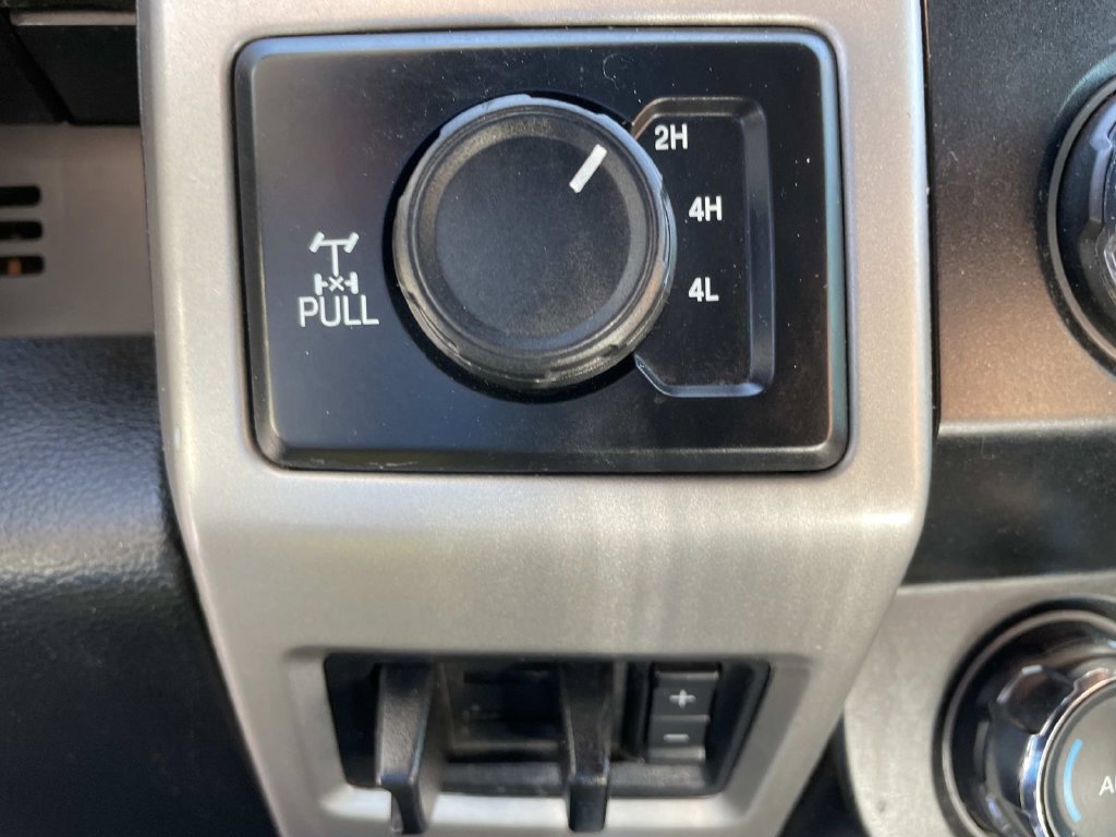 Used 2020 Ford F250 Lariat w/ Lariat Value Package AWD/4WD image 47