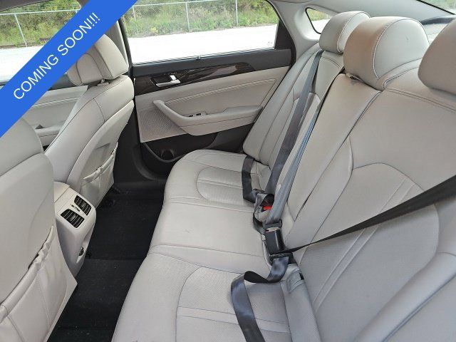 Used 2017 Hyundai Sonata Limited w/ Ultimate Package 04 FWD image 16