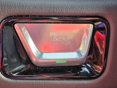 Used 2025 GMC Yukon XL Denali w/ Sun & Power Step Package image 18