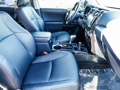 Used 2024 Toyota 4Runner TRD Off-Road Premium image 16