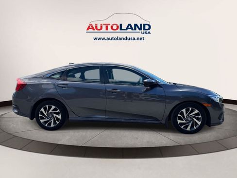 Used 2018 Honda Civic EX image 3