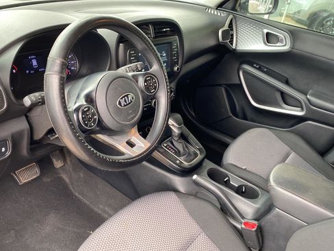 Used 2021 Kia Soul LX image 12