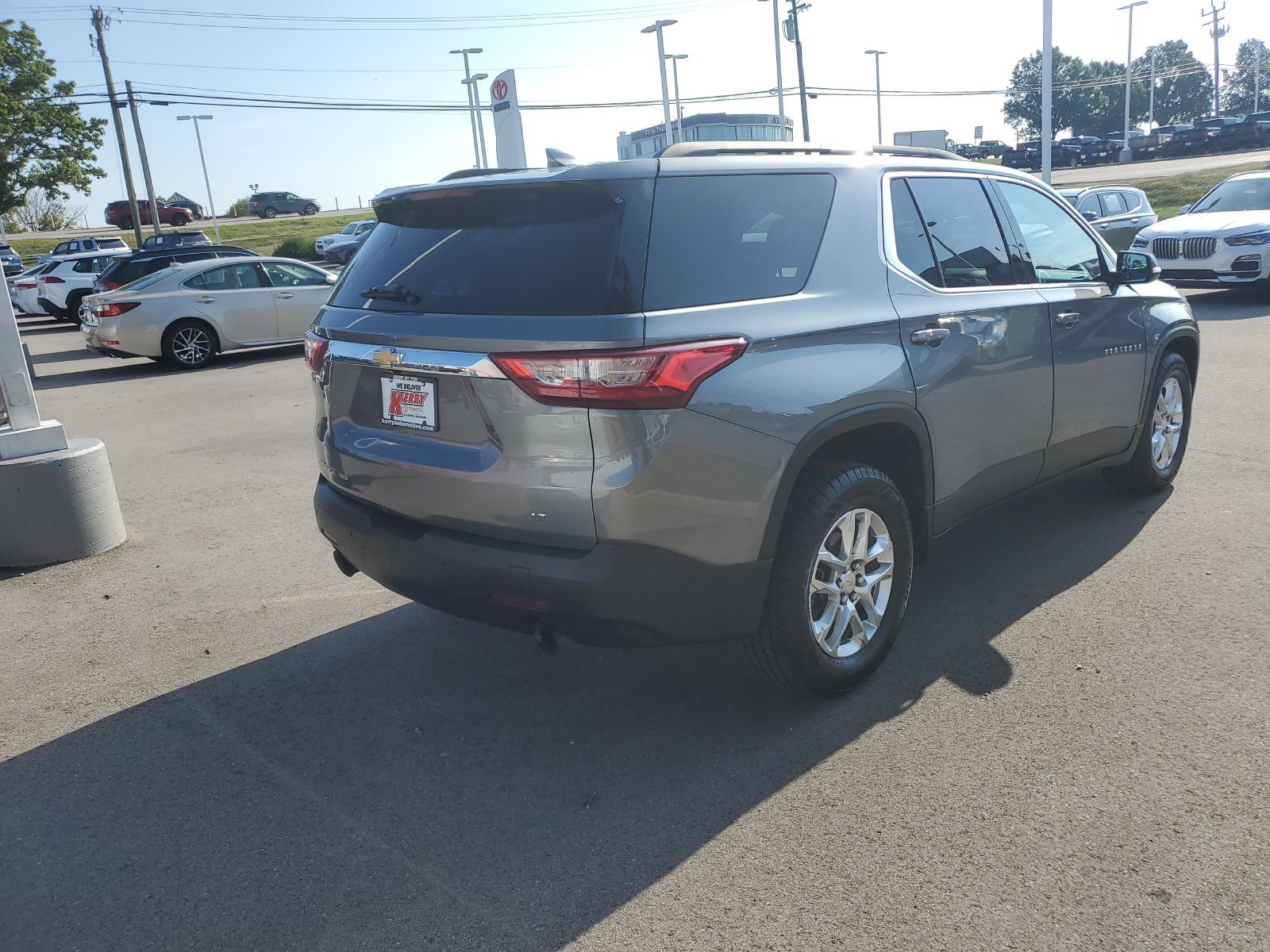 Used 2020 Chevrolet Traverse LT w/ Driver Confidence II Package AWD/4WD image 4
