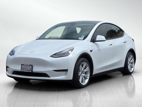Used 2023 Tesla Model Y Long Range AWD/4WD image 9