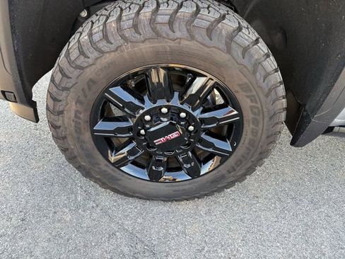 Used 2026 GMC Sierra 2500 AT4 w/ Technology Package image 5