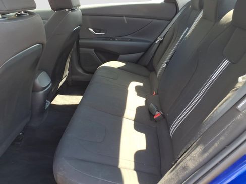 Used 2024 Hyundai Elantra Blue FWD image 14