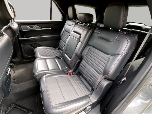 Used 2025 Ford Explorer ST-Line RWD image 20