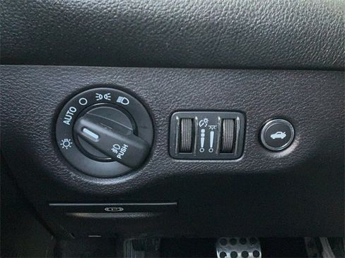 Used 2016 Dodge Challenger R/T Scat Pack w/ Leather Interior Group image 29