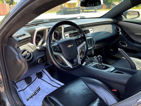 Used 2014 Chevrolet Camaro SS w/ RS Package RWD image 8
