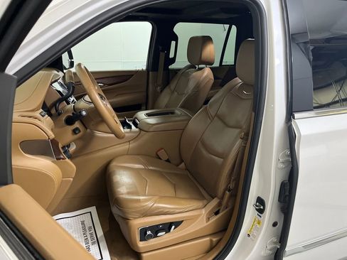 Used 2017 Cadillac Escalade Platinum image 19