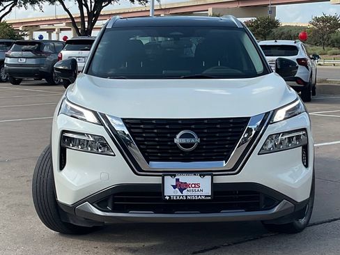 Used 2023 Nissan Rogue SL FWD image 2