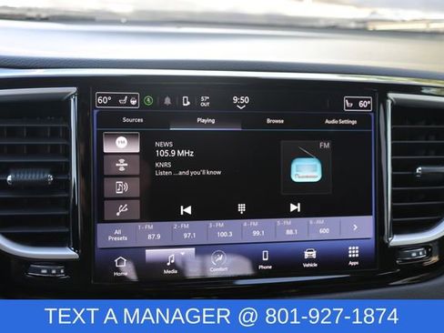Used 2023 Chrysler Pacifica Touring-L image 24