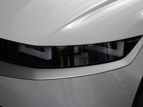 Used 2024 Hyundai Ioniq 5 SEL image 4