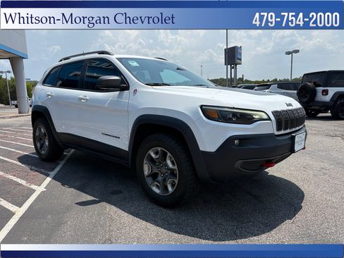 Used 2020 Jeep Cherokee Trailhawk w/ Comfort/Convenience Group AWD/4WD image 3