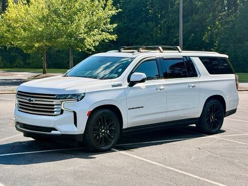 Used 2024 Chevrolet Suburban High Country w/ Advanced Technology Package AWD/4WD image 2