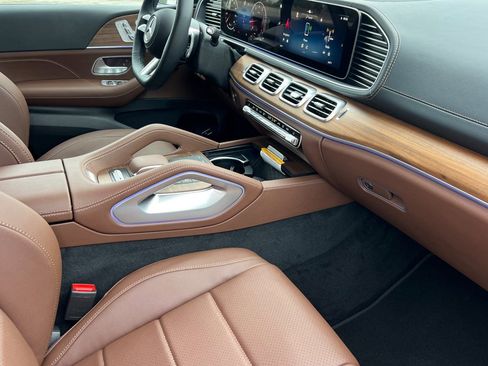 New 2026 Mercedes-Benz GLS 450 4MATIC image 19