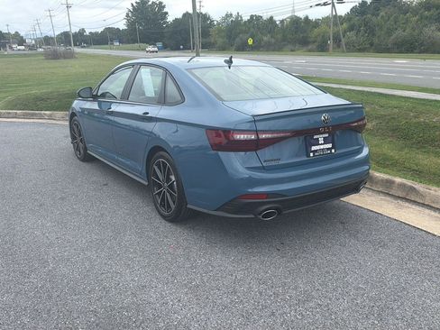 Used 2025 Volkswagen Jetta GLI Autobahn FWD image 7