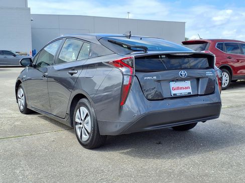 Used 2017 Toyota Prius Two w/ Prius Two Safety Plus Package FWD image 3