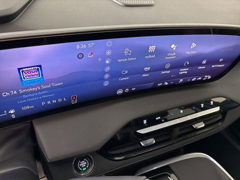 Used 2025 Buick Enclave Preferred image 28