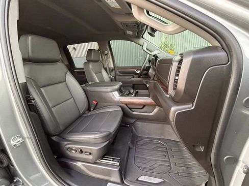 Used 2025 GMC Sierra 3500 SLT w/ SLT Premium Package image 38