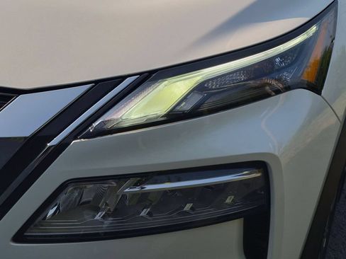 Used 2023 Nissan Rogue SL AWD/4WD image 9