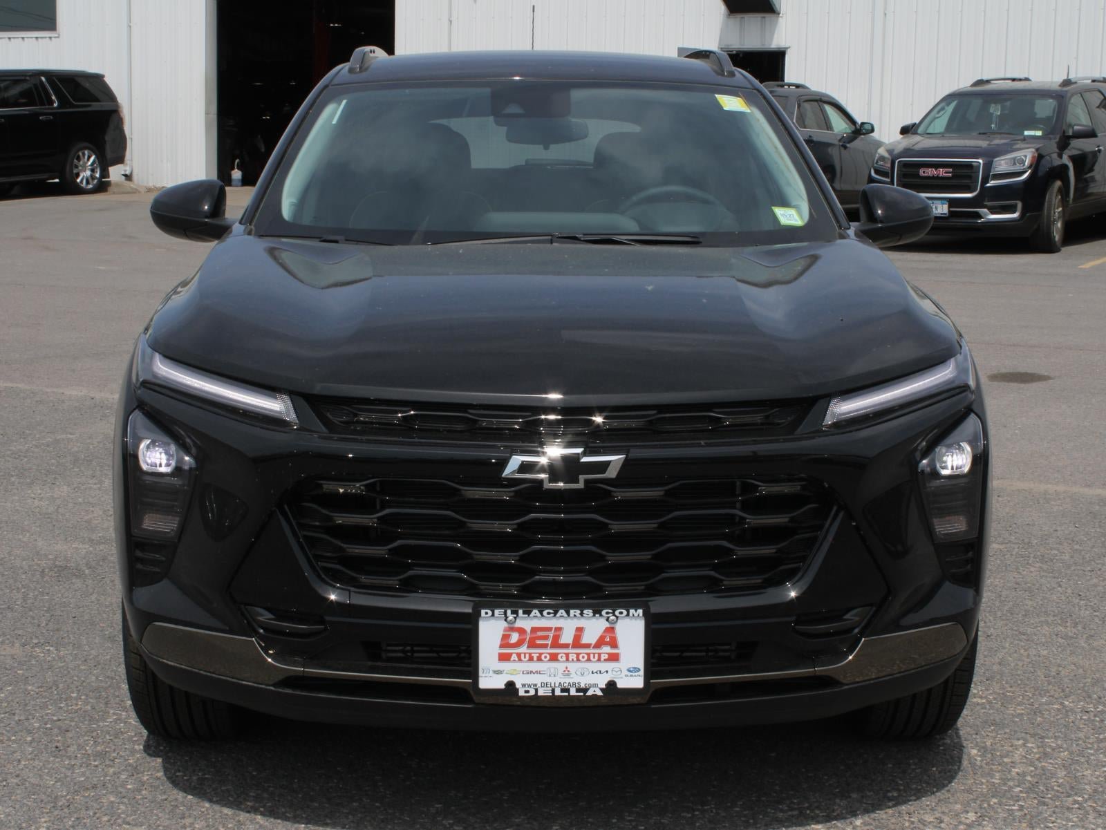 Used 2026 Chevrolet Trax ACTIV w/ Driver Confidence Package FWD image 2