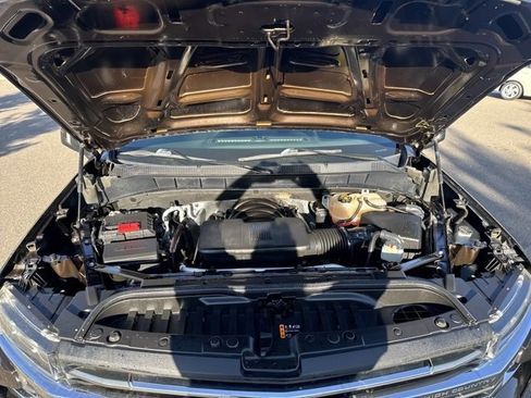 Used 2019 Chevrolet Silverado 1500 High Country w/ Technology Package image 18