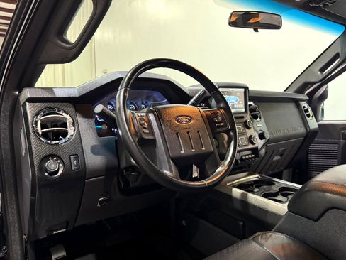 Used 2015 Ford F250 Lariat w/ Lariat Interior Package image 15