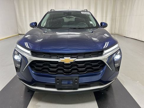 Certified 2024 Chevrolet Trax LT w/ Driver Confidence Package FWD image 3