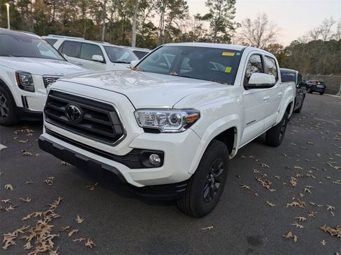 Certified 2023 Toyota Tacoma SR5 image 4