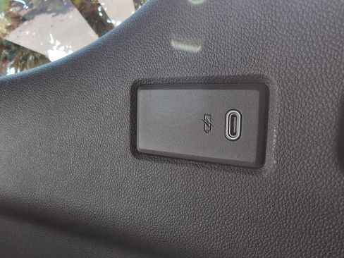 Used 2025 Chevrolet Tahoe RST w/ Comfort Package AWD/4WD image 32